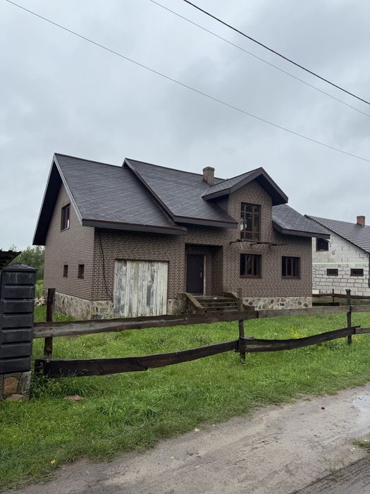 Продам двоповерховий будинок площею 230 м² і ділянкою 10 сотих