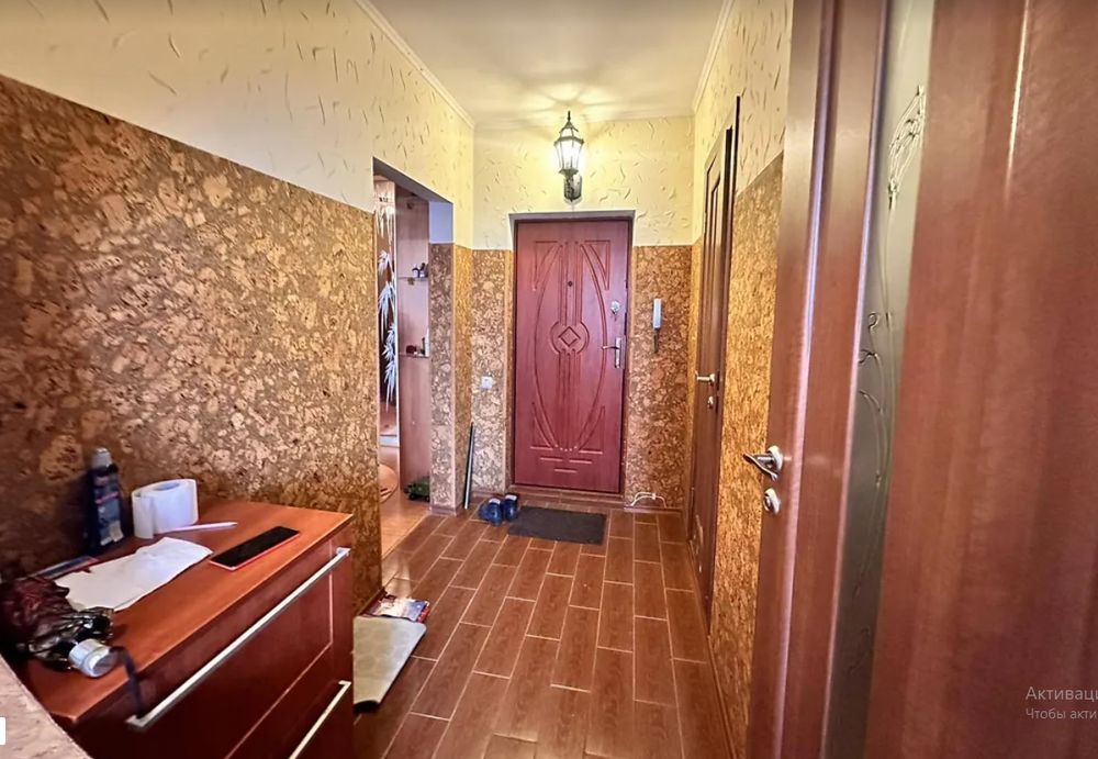 Простора 3-кімнатна квартира у центрі Хмельницького