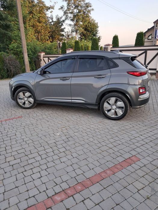 Hyundai Kona Electric 64 кВт