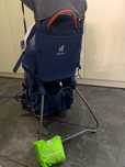 Nosidełko turystyczne Deuter Kid Comfort Active - midnight