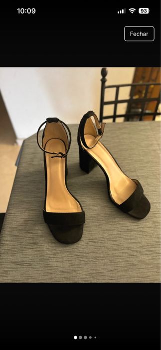 Sandalias com salto