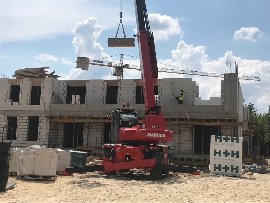 Załadunki i rozładunki ładowarką teleskopową