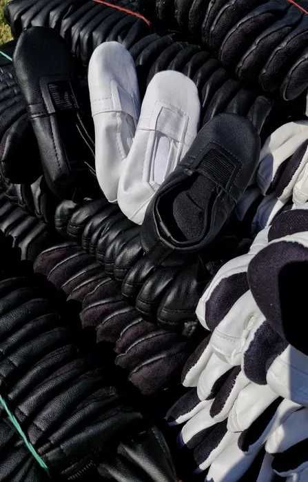 Чешки для танців, чешки для садка та школи, чешки чорні, білі