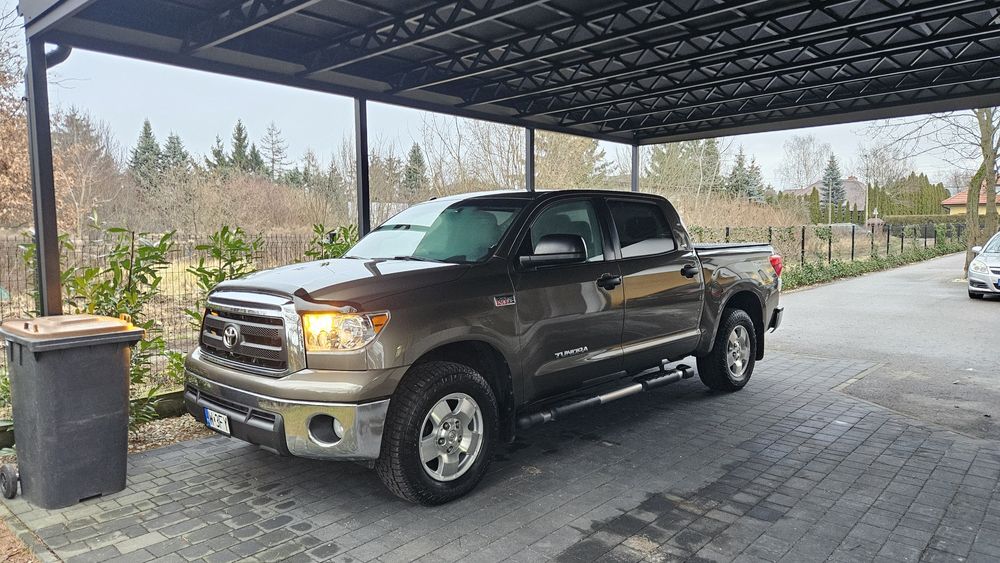 Pickup 4x4 Toyota Tundra 5.7 TRD off-road !! jak Land Cruiser Ram F150