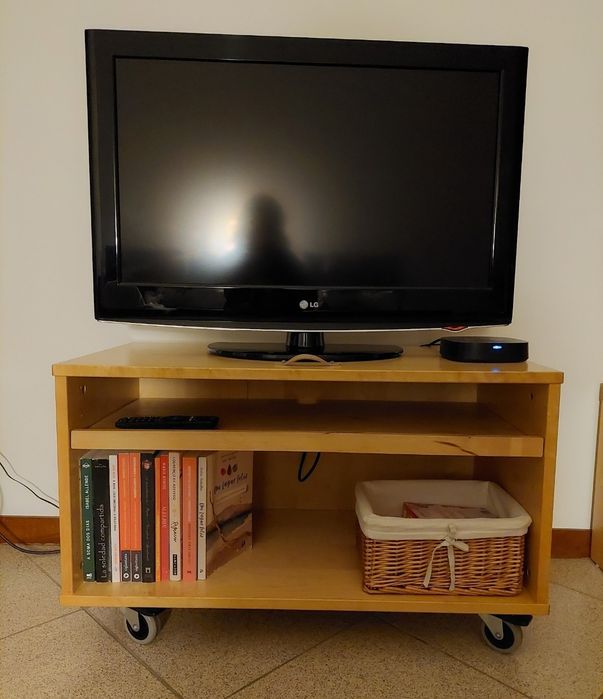 Móvel de apoio com prateleira e rodas com travão