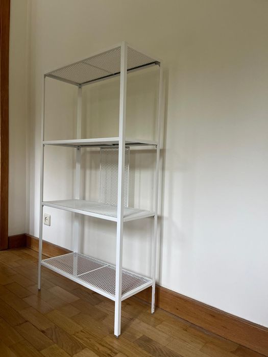 Estante metal/branco IKEA, Baggebo