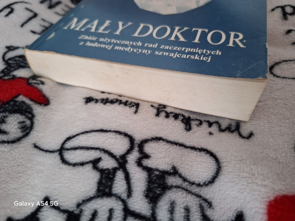 Mały doktor zbiór użytecznych rad [SRP4]