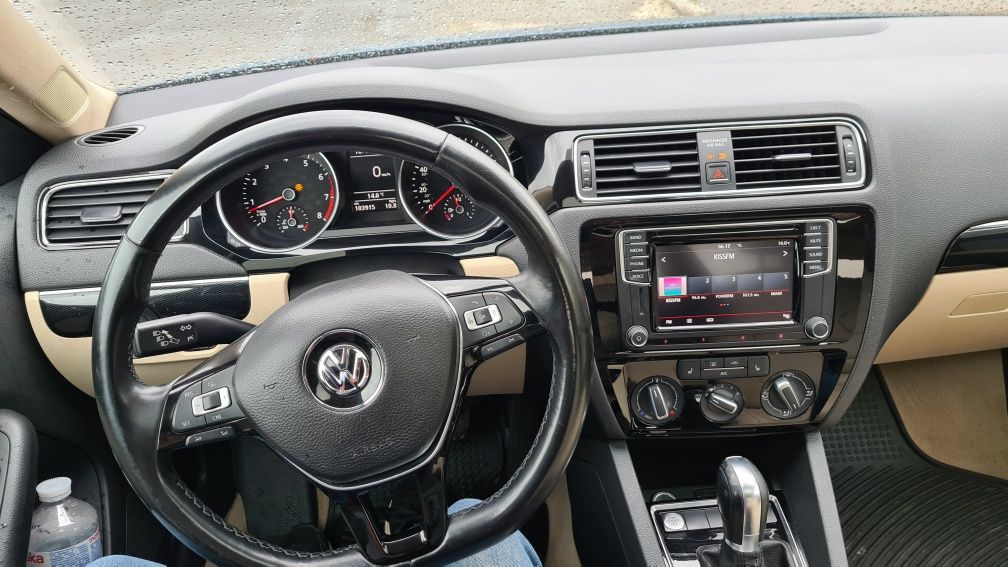 Продам VW JETTA SEL 2016 в отличном состоянии