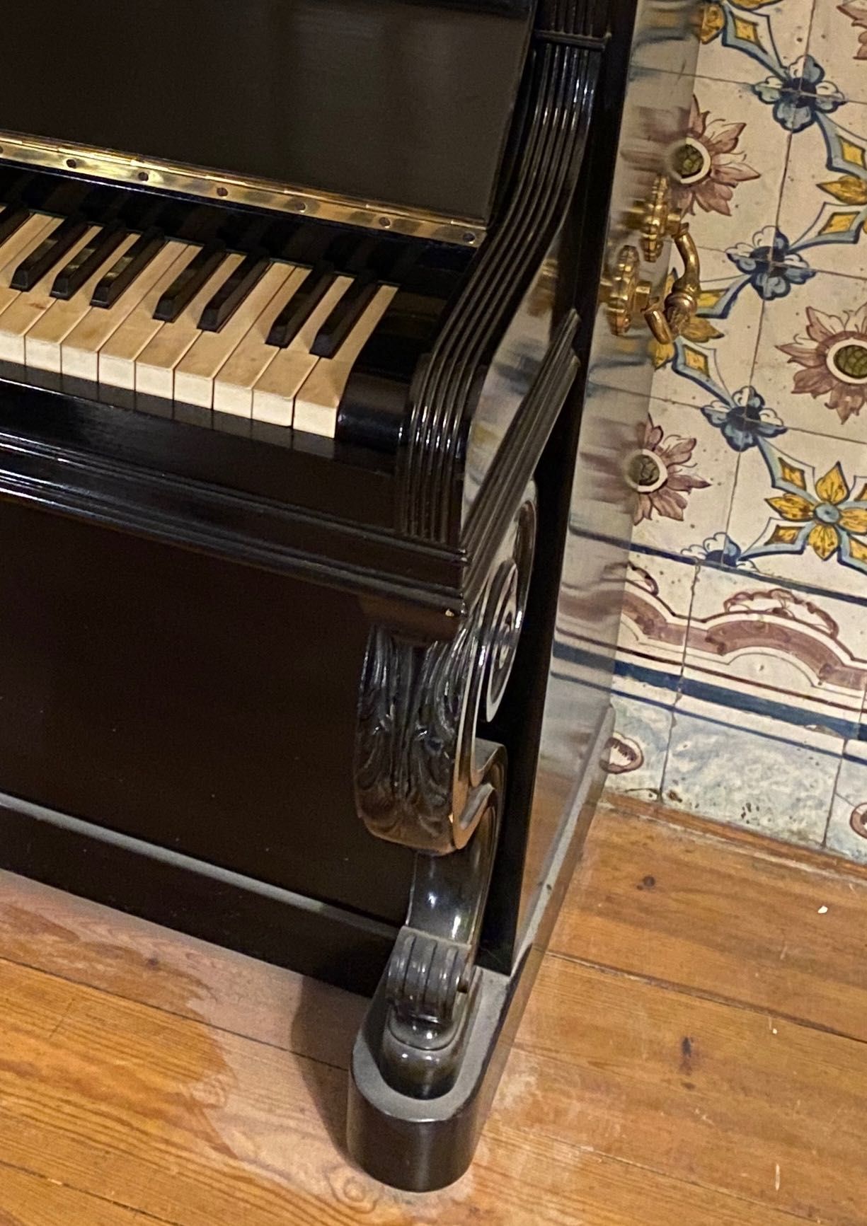 Piano Vertical GAVEAU - excelente conservação