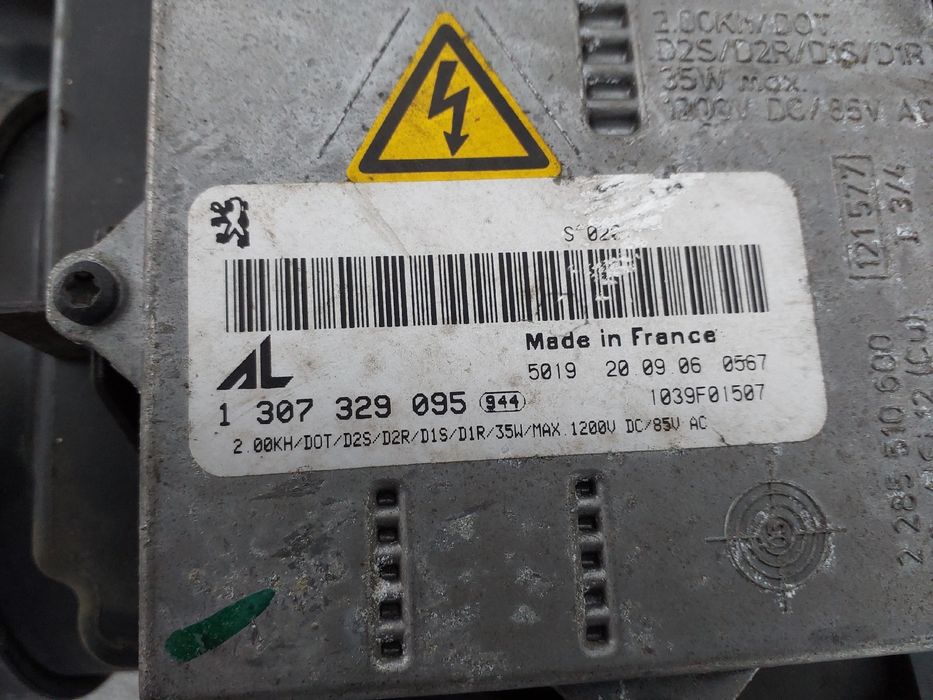 Ótica / farol direita PEUGEOT 407 SW (6E_)