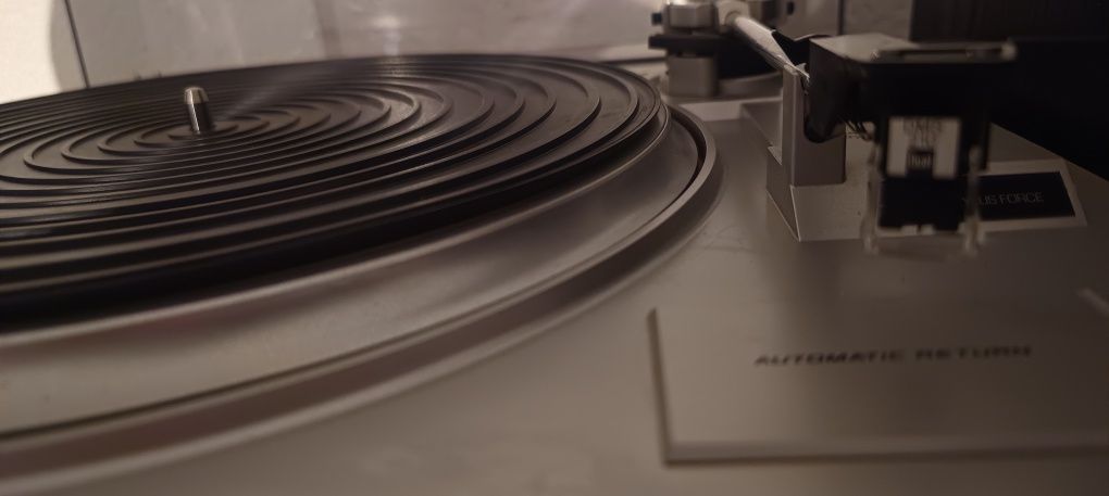Gramofon Philips F7111 Synchro Belt-Drive vintage