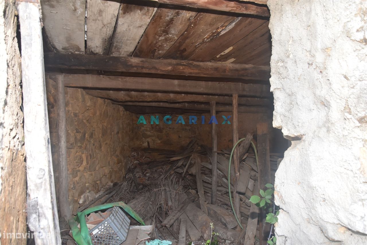 ANG1466 - Casa para Remodelação em Figueiró dos Vinhos