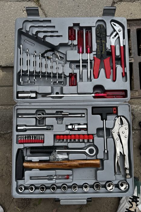 Zestaw narzędzi ręcznych w walizce