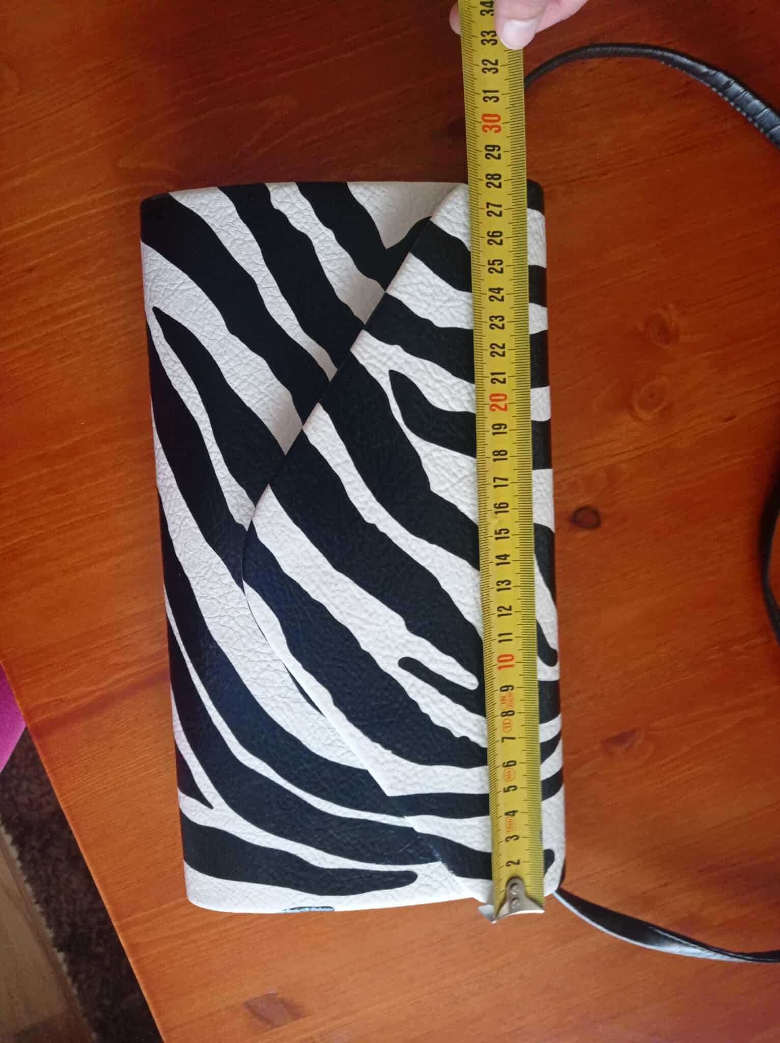 Sprzedam torebkę kopertówkę zebra z opaską