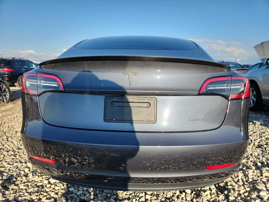 Tesla Model 3 2023 .