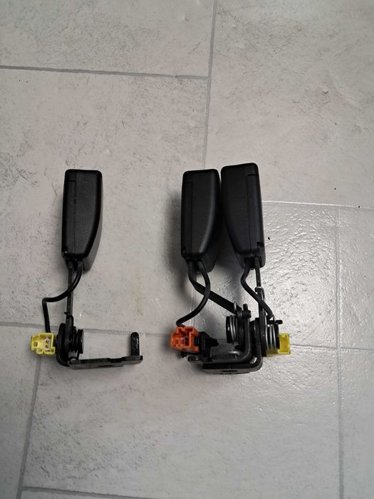 Przypięcia pasów tylne volvo xc40