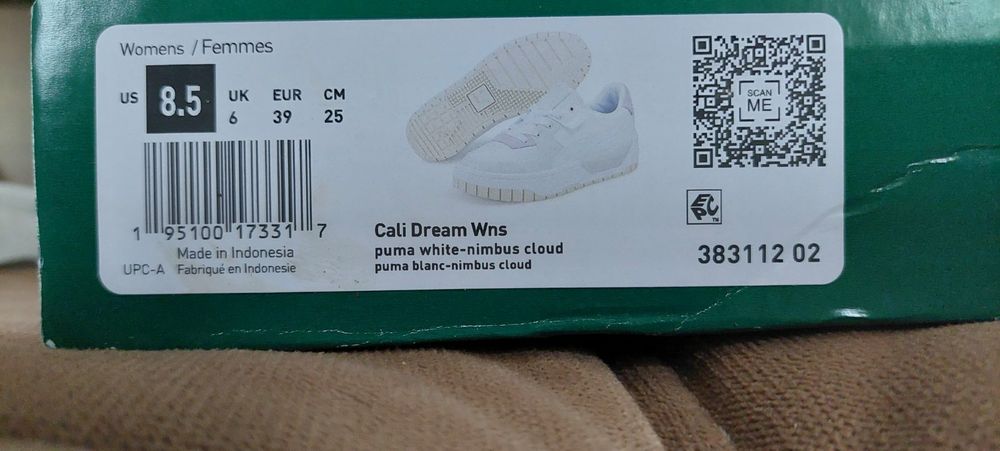 Puma кроссовки женские 39размер.