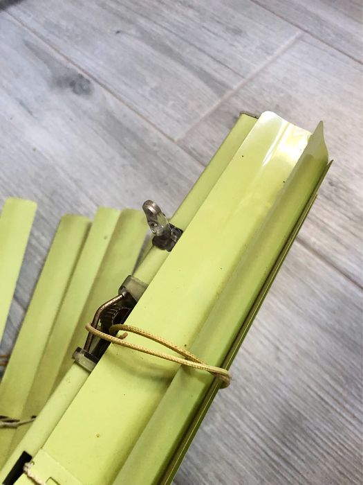 Жалюзи оконные зеленые