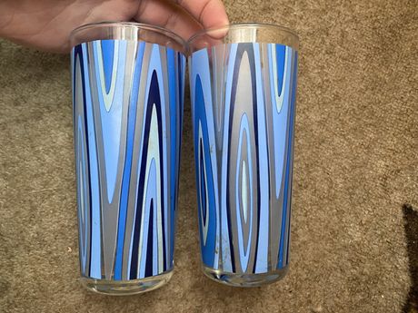 Стекляные синие стаканы