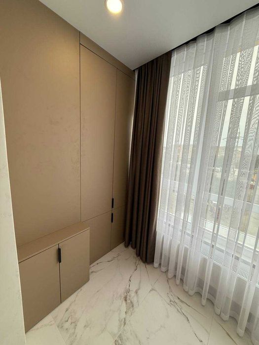 2к, Виставка, Рауш, здана НБ, дизайн.ремонт