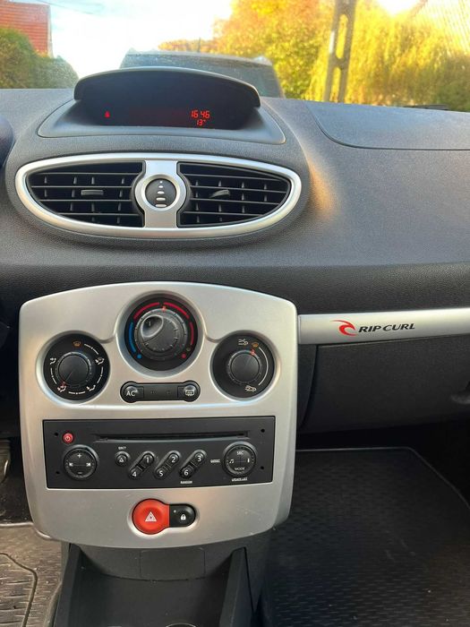 Renault Clio 1.2 16V Rip Curl (3-drzwiowy) – 2009 r.
