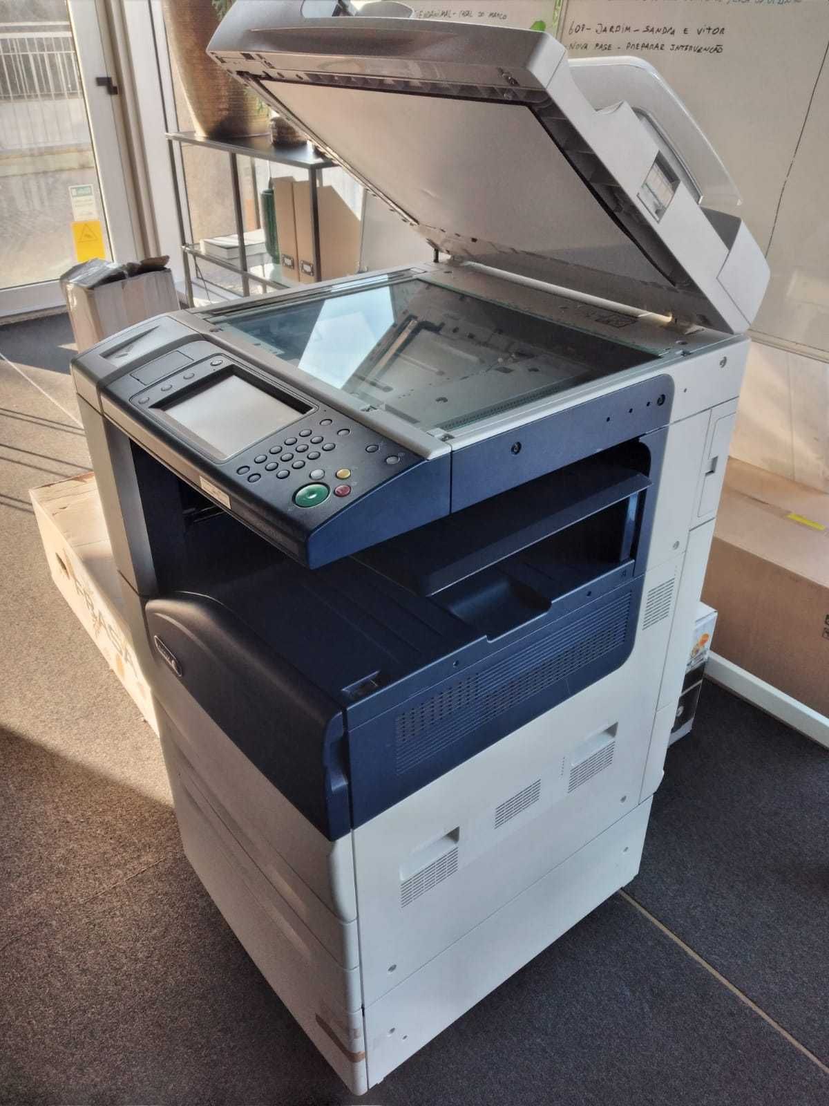 Duas Xerox WorkCentre 7120 - Usadas para serem recondicionadas