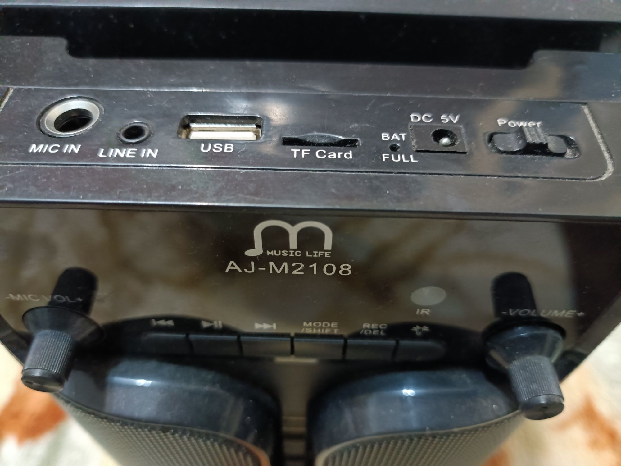 Coluna de bluetooth profissional com usb e aux e entrada de microfone