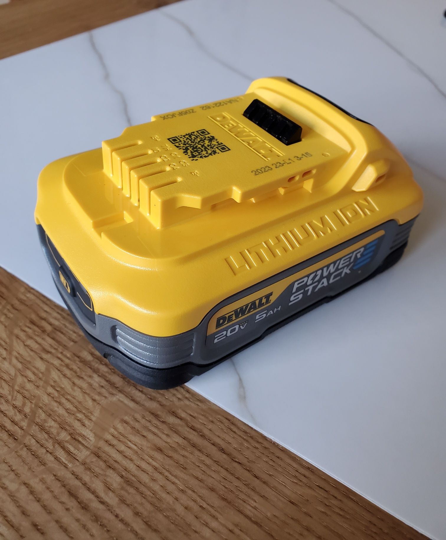 Батарея DEWALT Power stack оригінал!