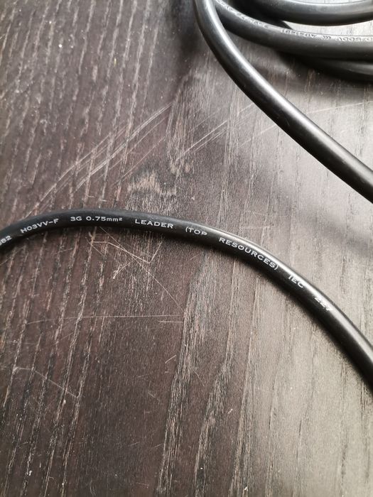 Cabos eléctricos para equipamentos de som.