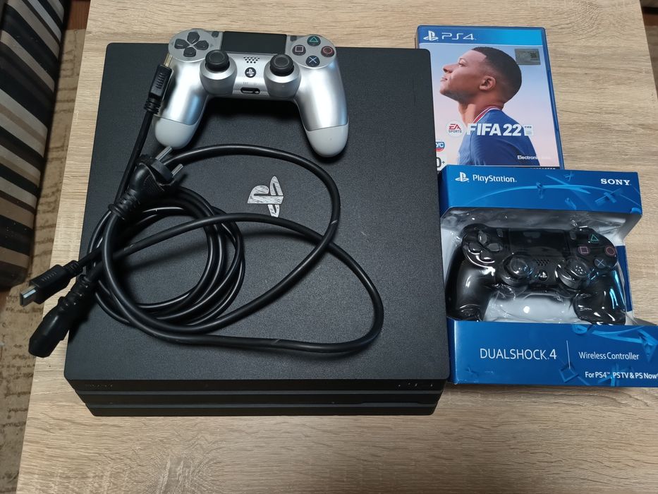 Продам приставку  PS4 pro