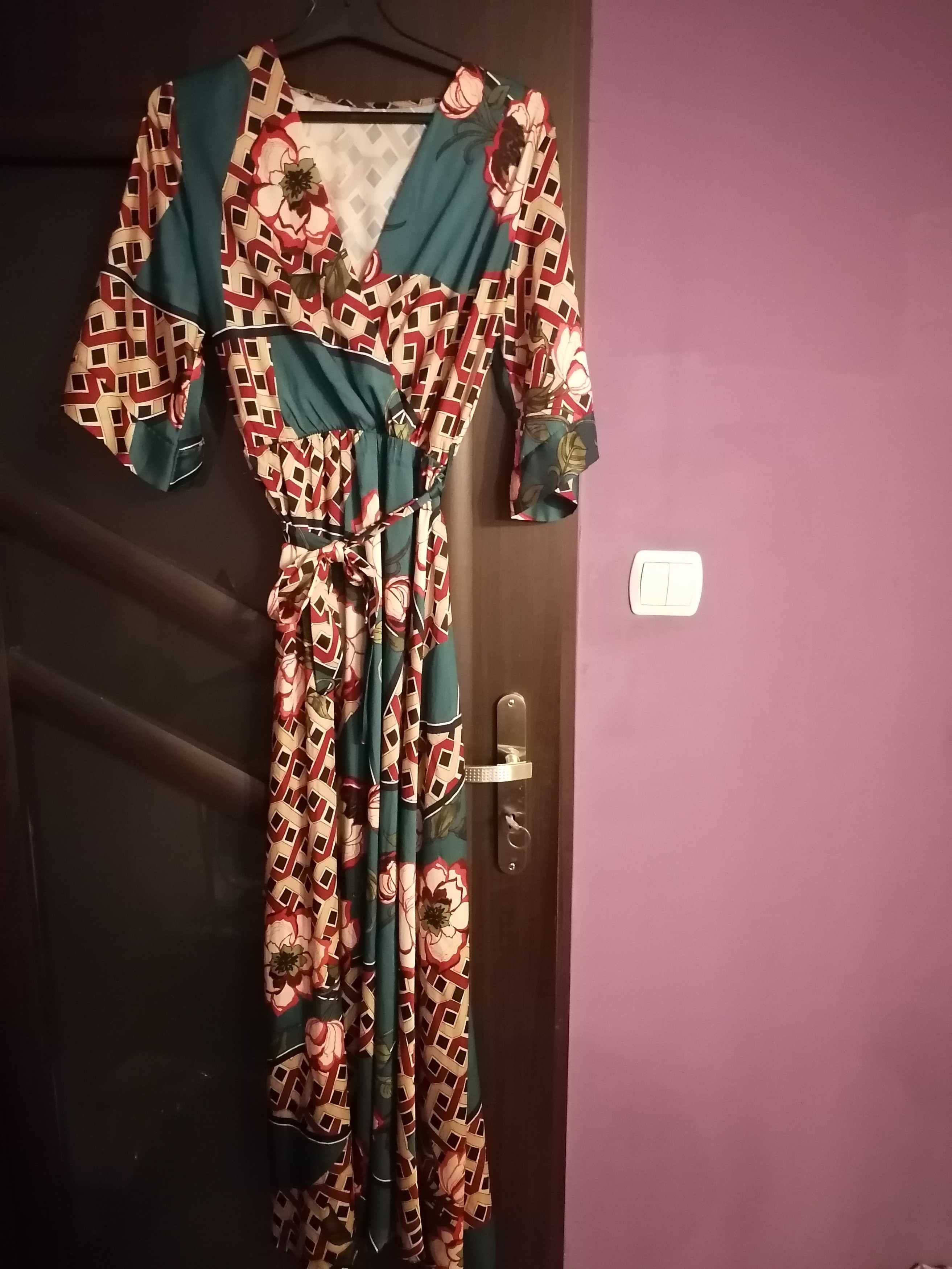 Długa sukienka w stylu "kimono"