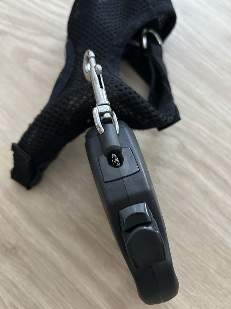 Szelki regulowane ze smyczą automatyczną czarne