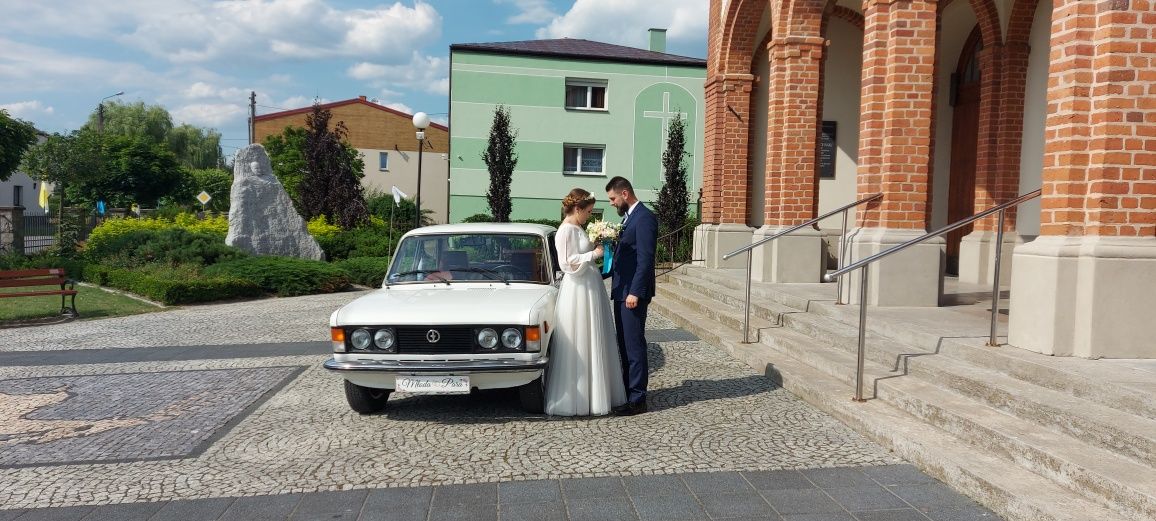 Klasykiem do Ślubu i nie tylko Wynajem auta Fiat 125p