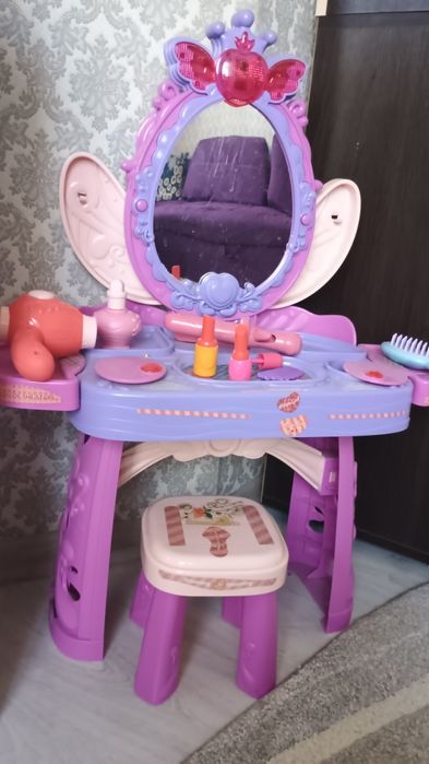 Трюмо дитяче для дівчинки