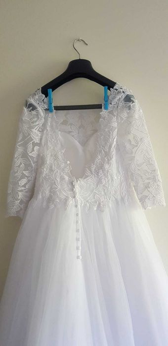 NOVO Vestido de noiva com renda e mangas