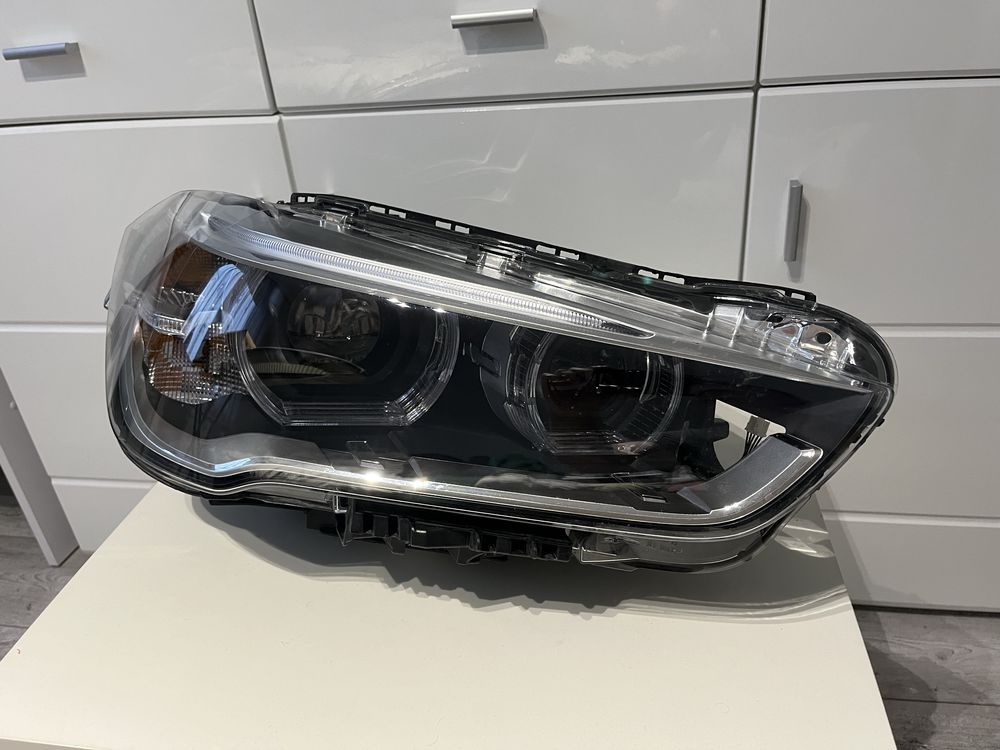 Valeo Prawa Lampa Full Led BMW X1 F48 + moduł główny- praktycznie nowa