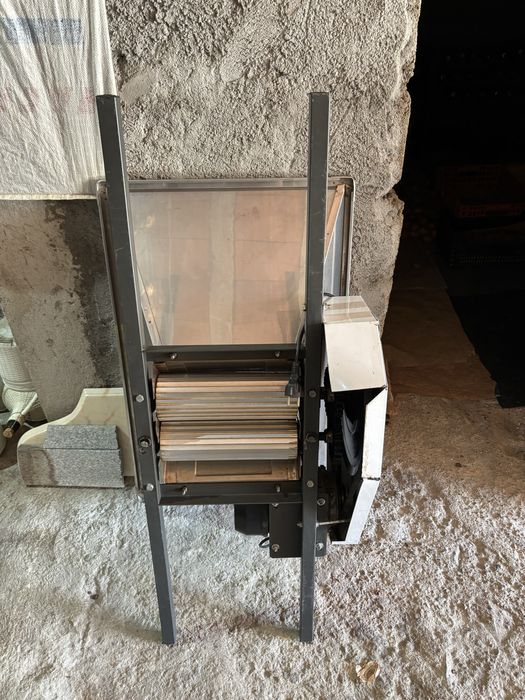 Esmagadeira de uvas electrica como nova