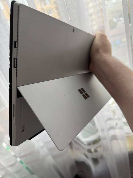 Microsoft Surface Pro 4 8/256gb i7