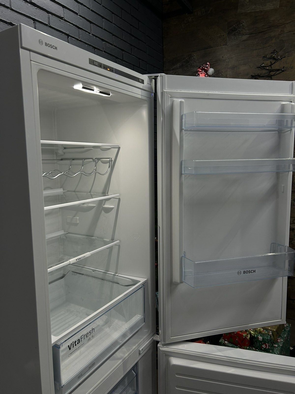 Продам холодильник Bosch sh688fg в дуже гарному стані .