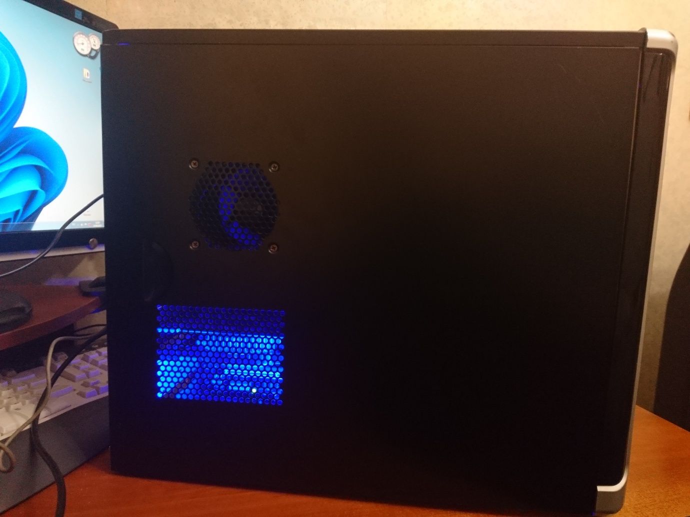 Системный блок 4 ядра  Intel Core 2 Quad Q9550 четырёх ядерный.