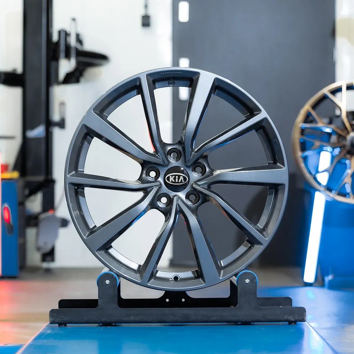 NOWE ORYGINALNE Felgi MAK 19" Kia Stinger