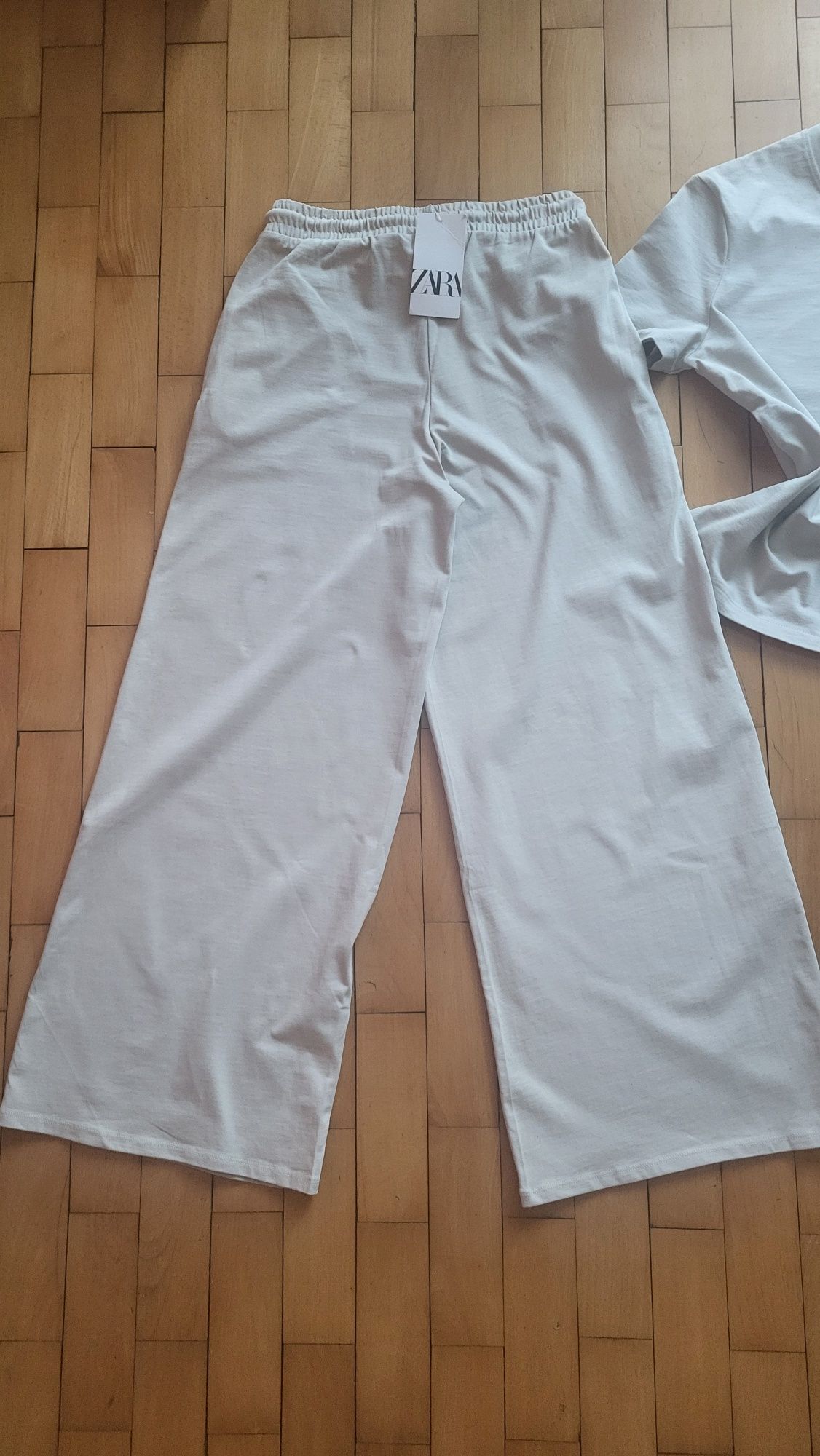 Dres Zara bawełniany.