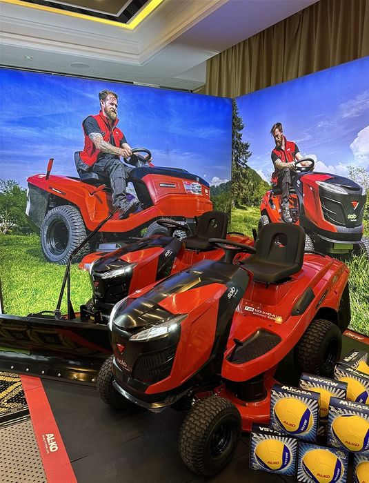 Traktor ogrodowy AL-KO T15-93.3 HD-A TRAKTOREK Odśnieżarka z pługiem