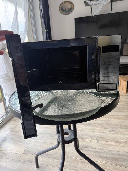 Mikrofalówka Samsung model ME83M