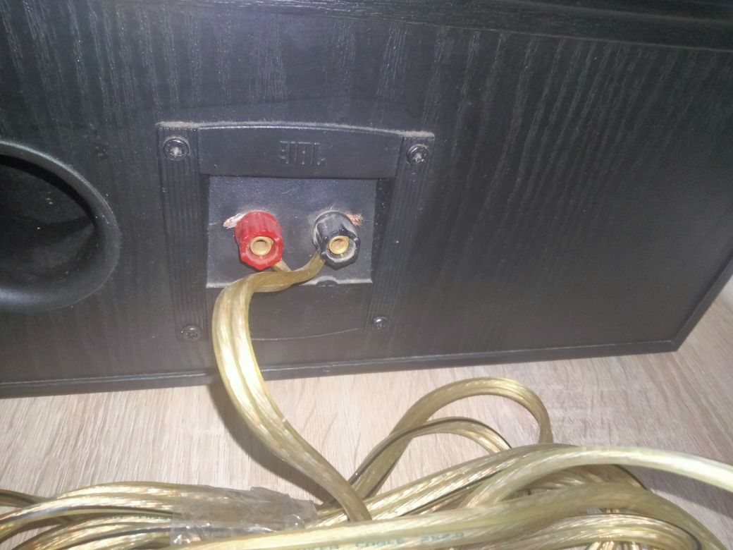 Центральний канал центр JBL LX2000C