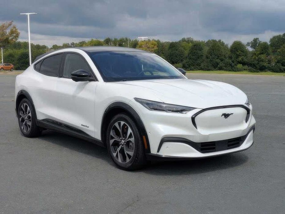 Ford Mustang Mach-E Premium      2021