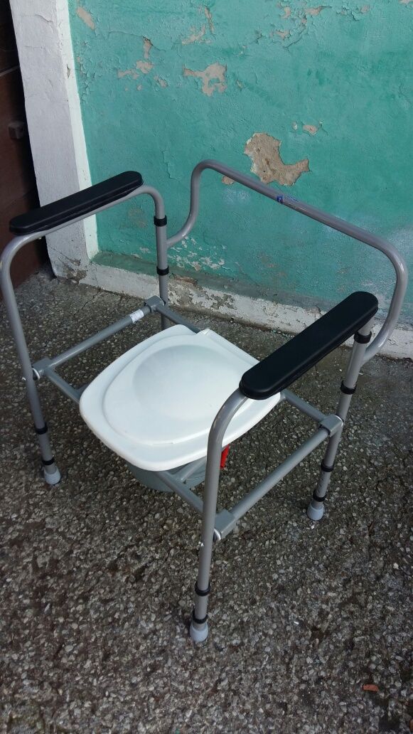 Туалет для инвалида санитарный стул какать