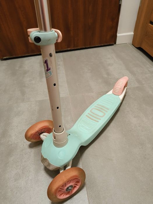 Hulajnoga trójkołowa