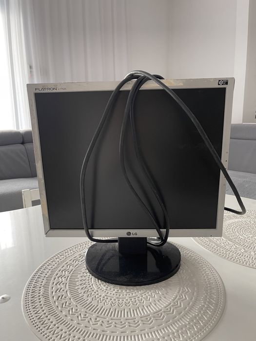 Monitor Flatron L1753s LG sprawny.