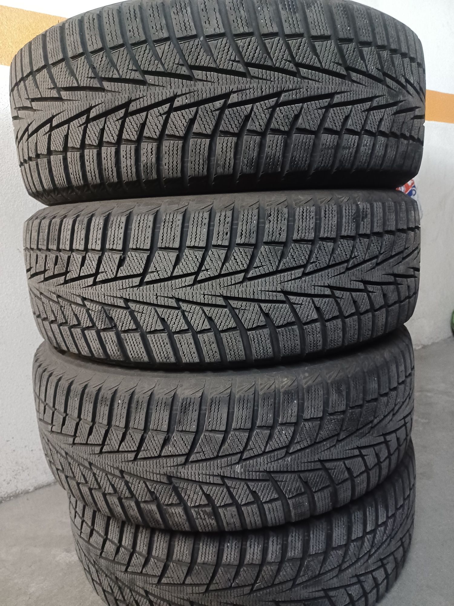 Pneus Hankook 225/55R19 99T